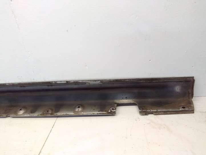 BMW 3 E46 (1998 - 2005)  8209755 Порог