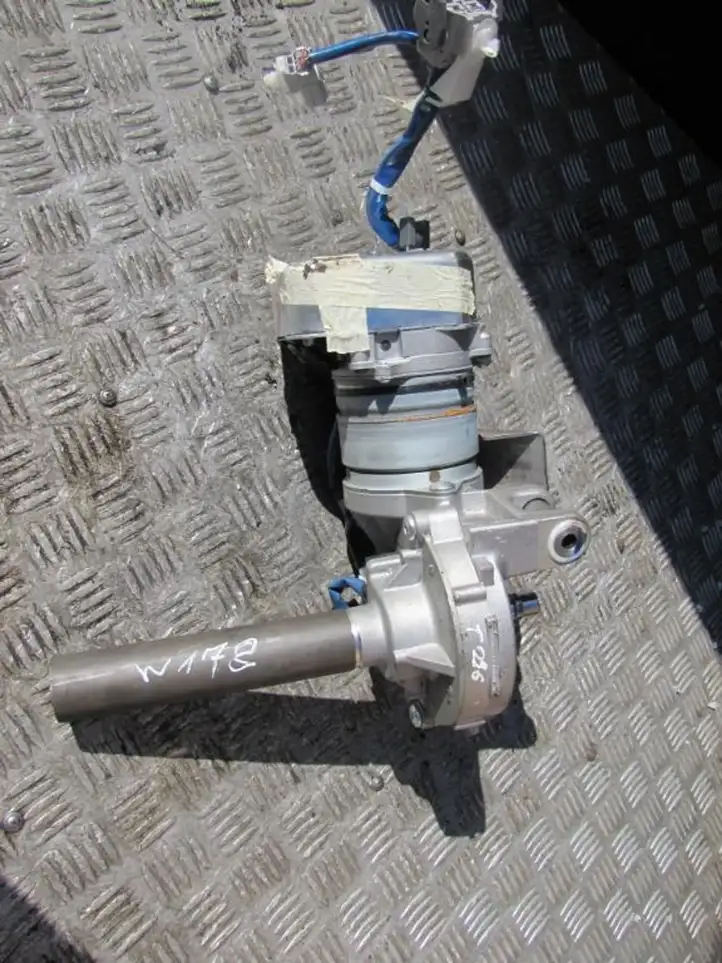 Toyota Yaris (2012 - 2014) JG412000020 Насос гидроусилителя руля — фото 1