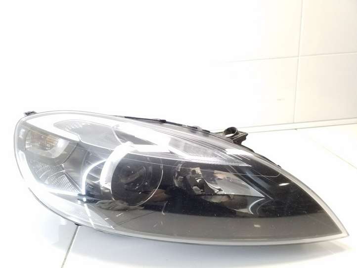 Volvo V40 (2012 - 2016)  31420008 Передняя фара