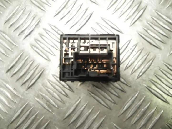 Nissan Navara D40 (2004 - 2015) 080806 Кнопка стеклоподъемников — фото 2