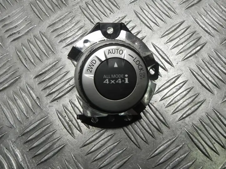 Nissan X-Trail T32 (2014 - 2021) 969U74CE2A Включатель блокировки дифференциалов — фото 1