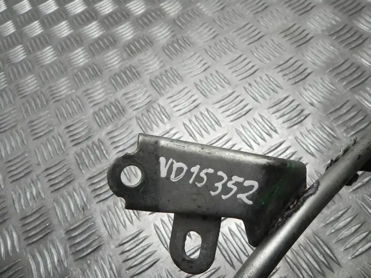 Toyota Yaris (2012 - 2014) Измеритель уровня масла — фото 2