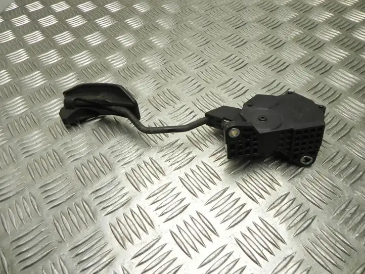 Toyota Prius (XW30) (2009 - 2015) 7811012040 Педаль акселератора — фото 2