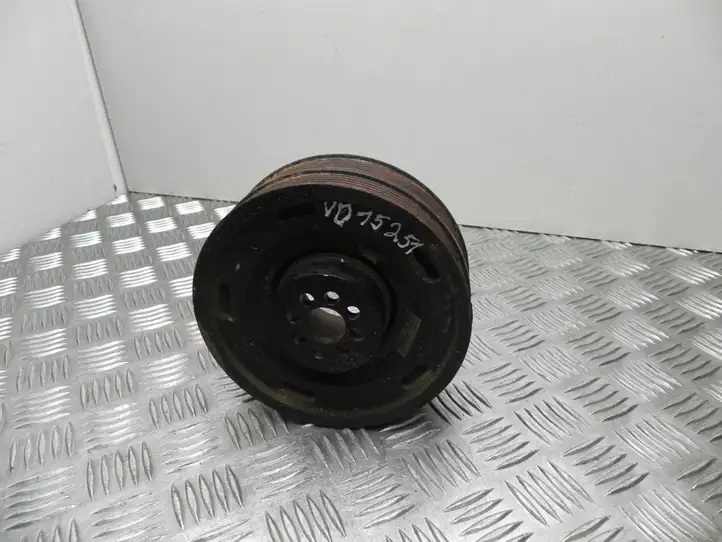 Audi A4 S4 B8 8K (2007 - 2011) 06E105251E Шкив топливного насоса — фото 1