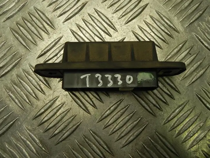 Toyota Verso (2012 - 2015) 0506M55 Кнопка закрытия крышки багажника — фото 2