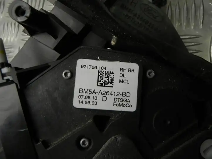 Ford Focus (2011 - 2015) BM5AA26412BD Замок багажника — фото 3