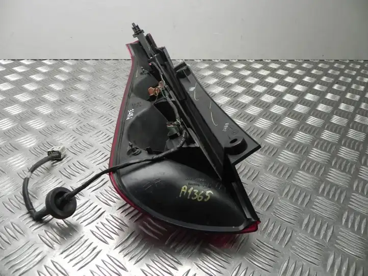Nissan Note (E11) (2006 - 2014) Koito22016752 Задний фонарь в кузове — фото 4