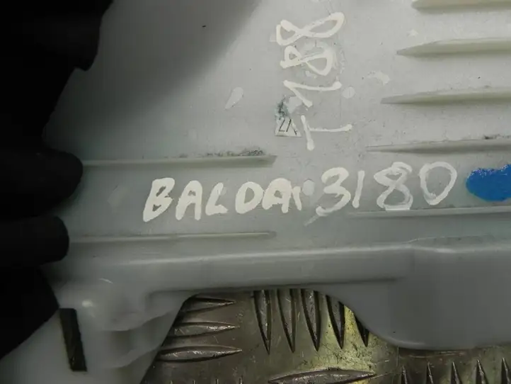 Tesla Model 3 (2017 - 2023) 102161202A Верхняя обшивка стойки B — фото 4