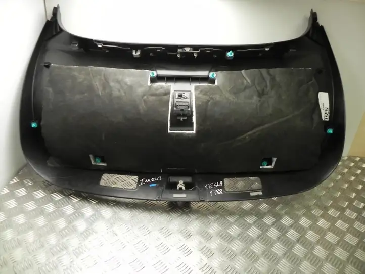 Tesla Model 3 (2017 - 2023) 100923700E Основной отделочный щит — фото 3
