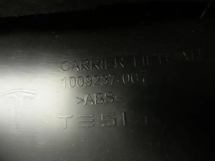 Tesla Model 3 (2017 - 2023) 100923700E Основной отделочный щит — фото 4