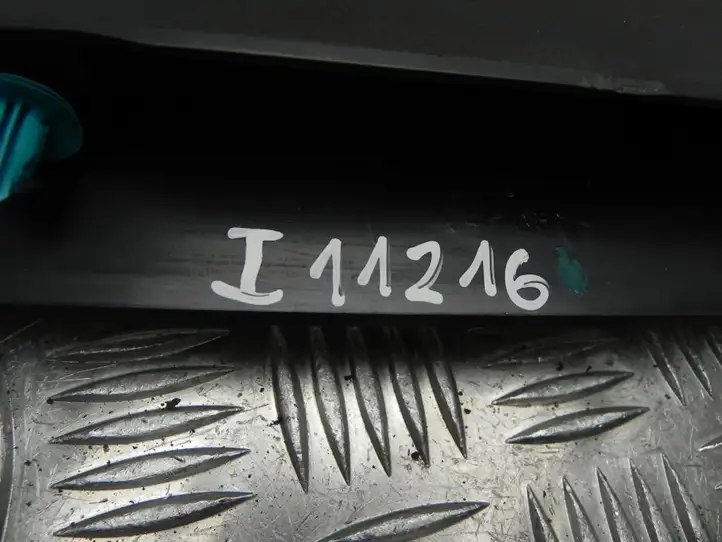 Tesla Model 3 (2017 - 2023) 100925500F Нижняя отделка — фото 3