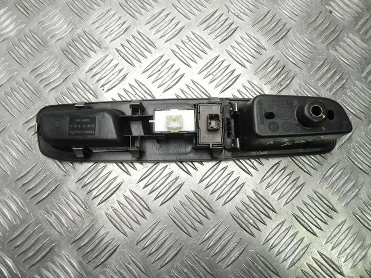 Jeep Renegade (2014 - ) 735634953 Кнопка стеклоподъемников — фото 2