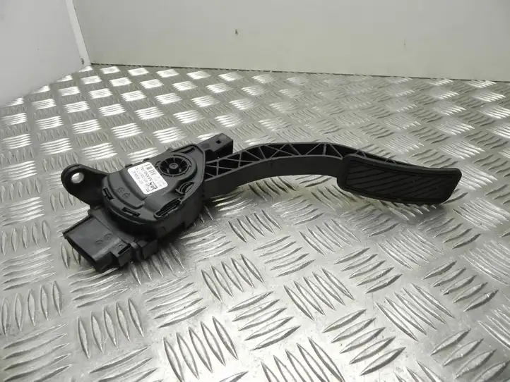 Ford B-MAX (2012 - 2018) 8V219F836AC Педаль акселератора — фото 1