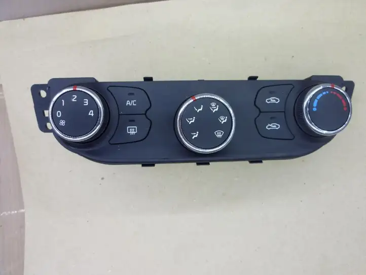 Kia Ceed (2012 - 2015) 97250A2001 Блок управления климат-контролем — фото 1