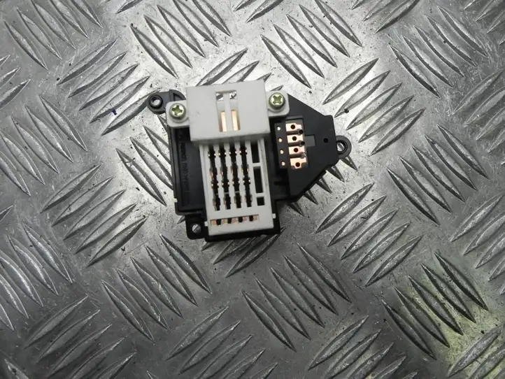 Hyundai i30 (2007 - 2012) PA66630 Кнопка стеклоподъемников — фото 2