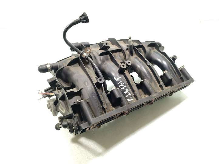 Audi A4 (2004 - 2009)  06F133201N Впускной коллектор