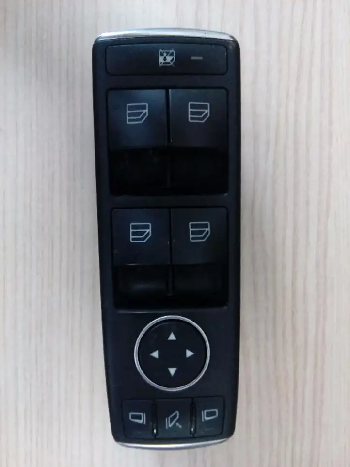 Mercedes-Benz Sprinter W906 (2006 - 2018) A2049055402 Блок кнопок стеклоподъемников — фото 1