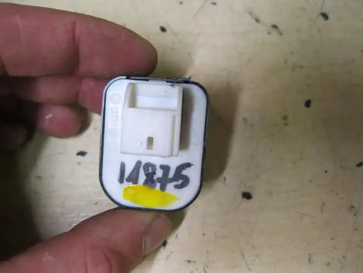 Seat Exeo (3R) (2008 - 2013) 8E0959565A Кнопка стеклоподъемников — фото 2