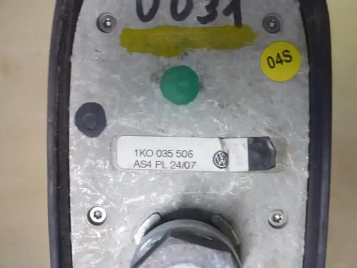 Volkswagen Scirocco (2008 - 2014) 1K0035506 Усилитель антенны — фото 2