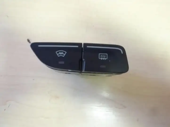 Ford Focus (2011 - 2015) AM5T18K574AB Кнопка обогрева стекла — фото 1