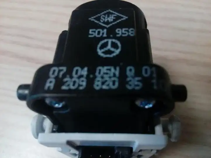 Mercedes-Benz CLK A209,C209 (2002 - 2009) A2098203510 Блок кнопок стеклоподъемников — фото 3