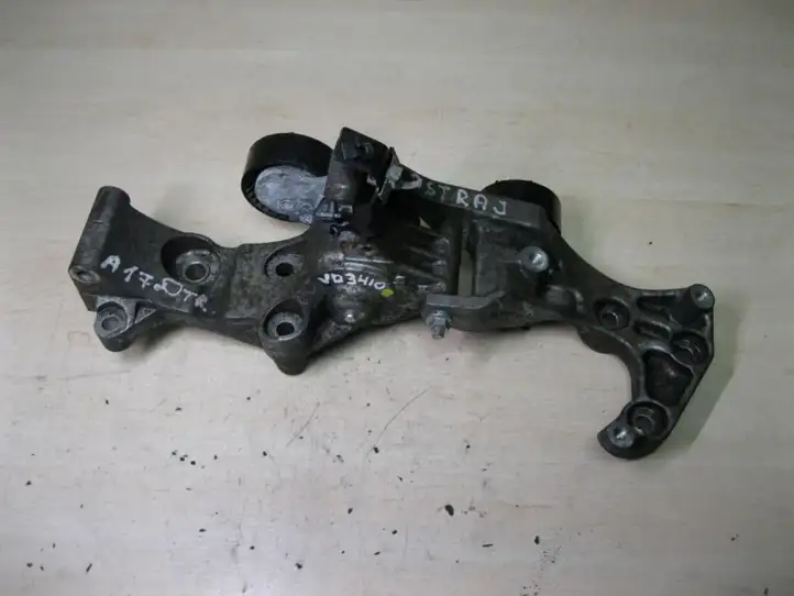 Opel Astra J (2009 - 2012) 55565570 Кронштейн двигателя — фото 1