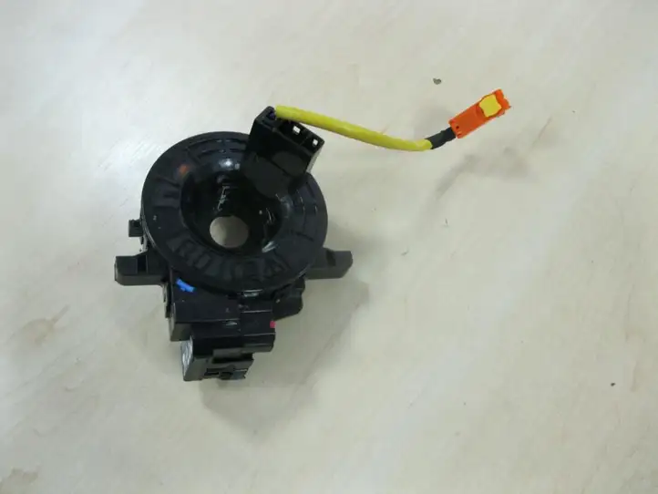 Toyota Yaris (2009 - 2012) X35X020610 Контактное кольцо SRS — фото 1