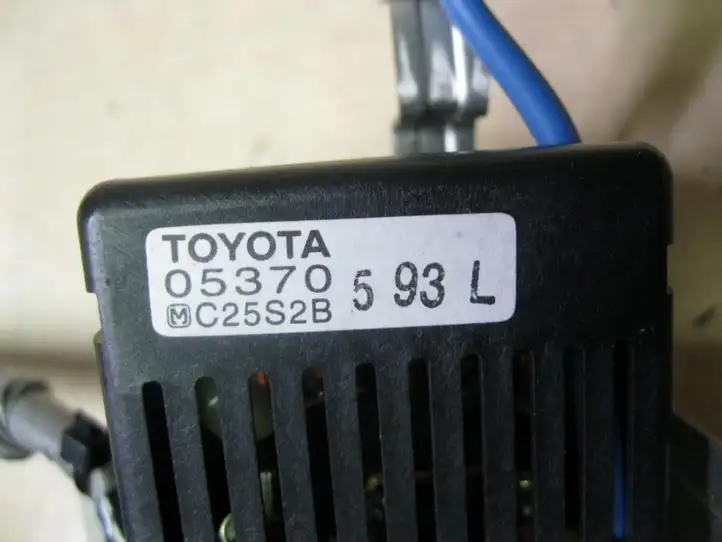 Lexus IS 220D-250-350 (2005 - 2010) 05370593L Усилитель антенны — фото 2