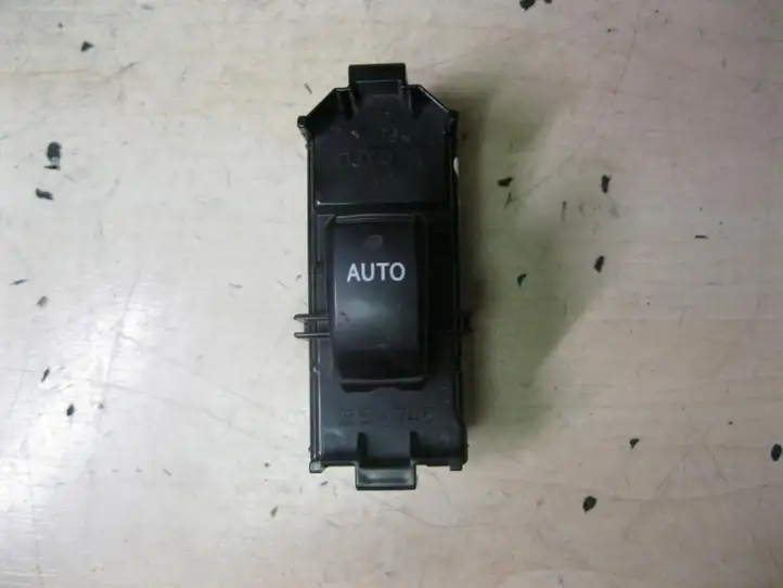 Lexus IS 220D-250-350 (2005 - 2010) 8403053020 Блок кнопок стеклоподъемников — фото 1