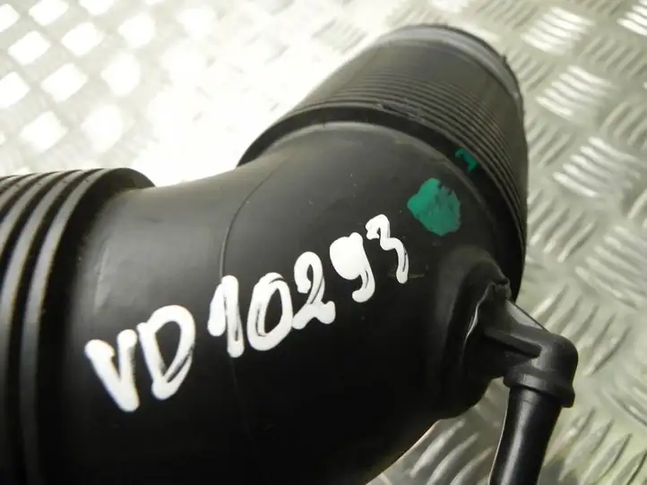 Audi A1 (2010 - 2014) 6R0129654C Трубка подачи воздуха — фото 3