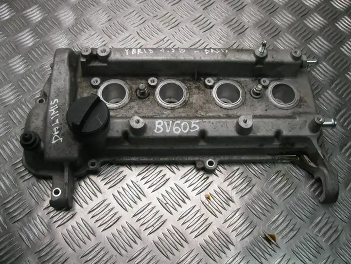 Toyota Yaris (2012 - 2014) HA0 Крышка головки блока цилиндров — фото 1