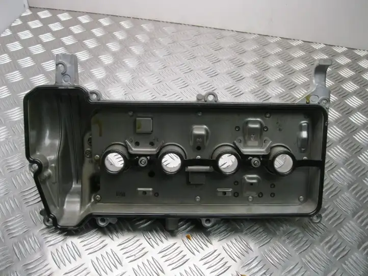 Toyota Yaris (2012 - 2014) HA0 Крышка головки блока цилиндров — фото 2