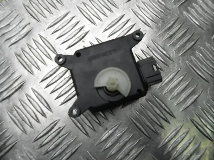 Opel Zafira B (2006 - 2008) 309372700 Двигатель задвижки потока воздуха — фото 1
