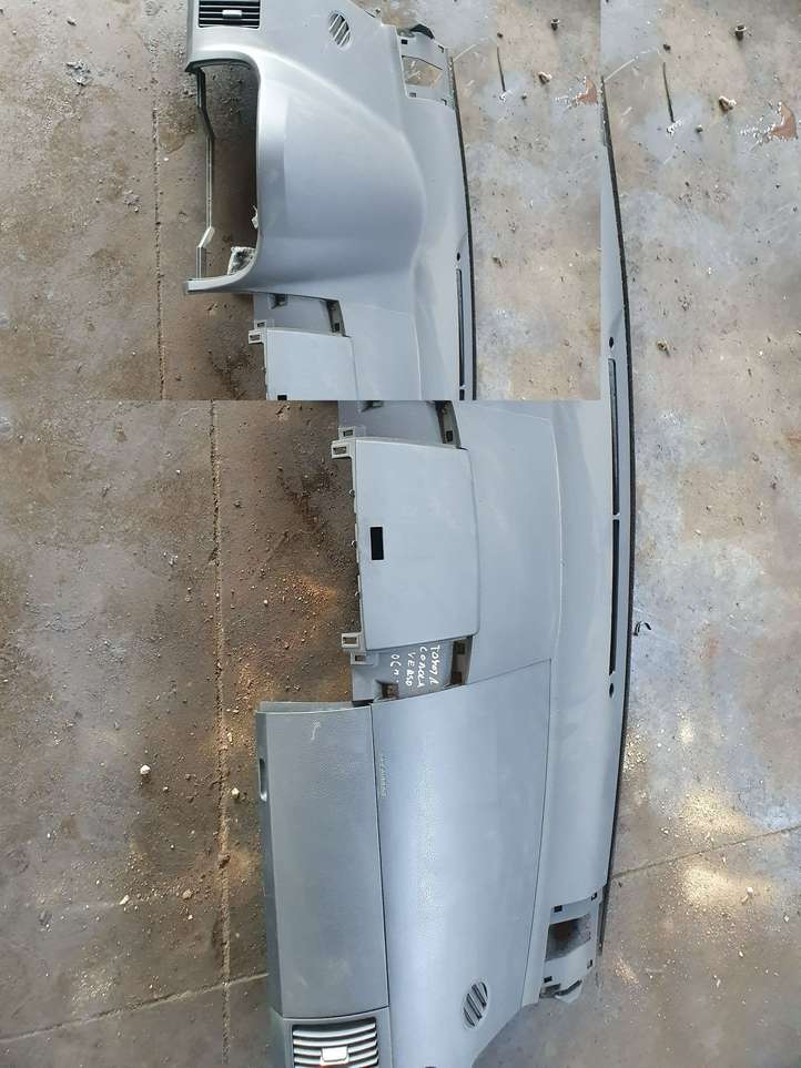 Toyota Corolla Verso AR10 (2004 - 2009)   Панель