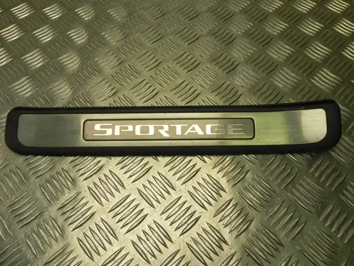 Kia Spectra (2004 - 2011) 858861F000 Накладка порога — фото 1