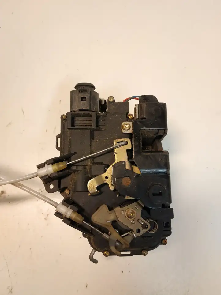 Audi A6 Allroad C5 (2000 - 2006) 05G4B0839015G Замок задней двери — фото 2