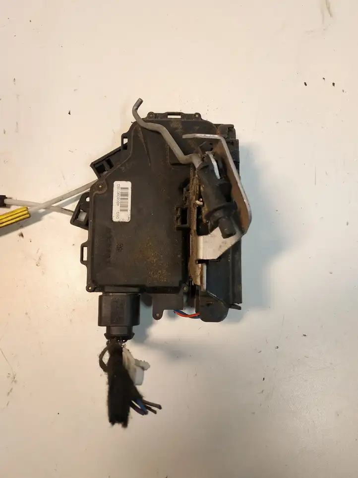 Audi A6 Allroad C5 (2000 - 2006) 05G4B0839015G Замок задней двери — фото 4