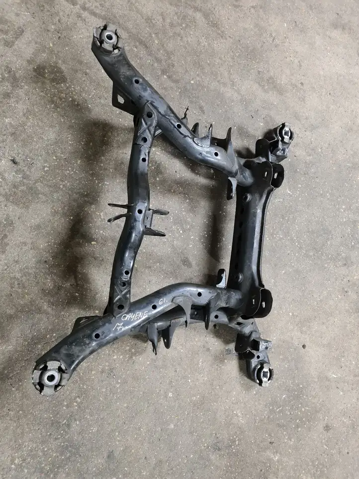 Porsche Cayenne (92A) (2011 - 2017) 7L0599303B Задняя балка подвески — фото 1