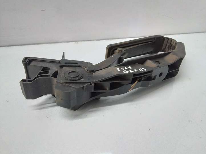 Mercedes-Benz E W211 (2002 - 2009)  A21130100001 Педаль акселератора