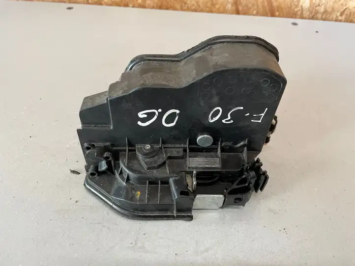 BMW 3 F30 F35 F31 (2012 - 2018) 7202148 Замок задней двери — фото 2