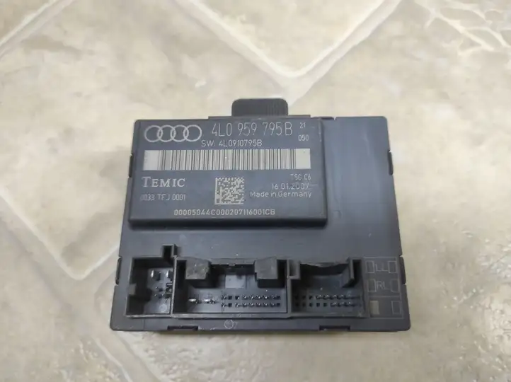 Audi Q7 4L (2005 - 2009) 4L0959795B Блок управления дверью — фото 1