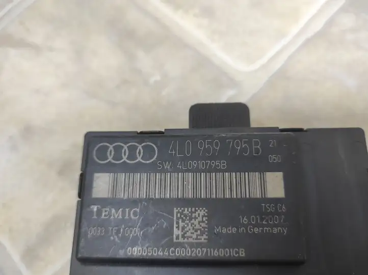Audi Q7 4L (2005 - 2009) 4L0959795B Блок управления дверью — фото 2