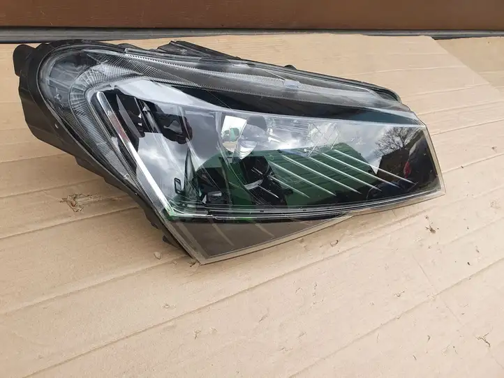 Skoda Superb B8 (3V) (2015 - 2023) 3V1941016B Передняя фара — фото 1