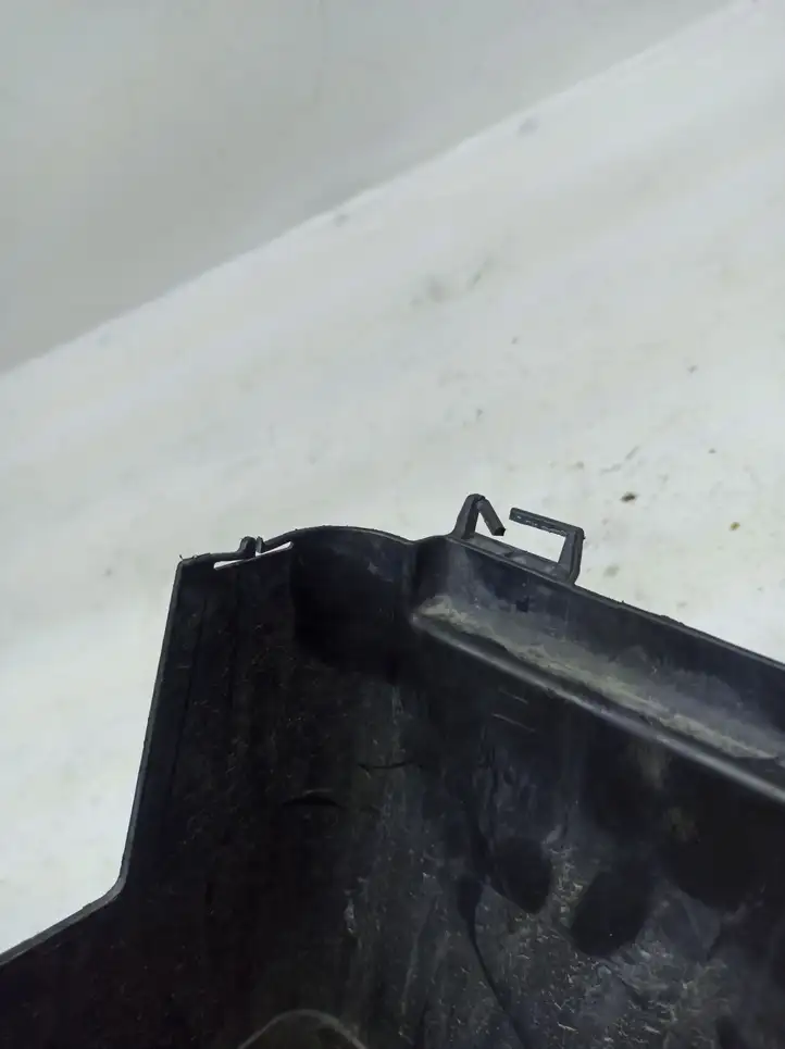 Volkswagen PASSAT B6 (2005 - 2010) Ящик аккумулятора — фото 2