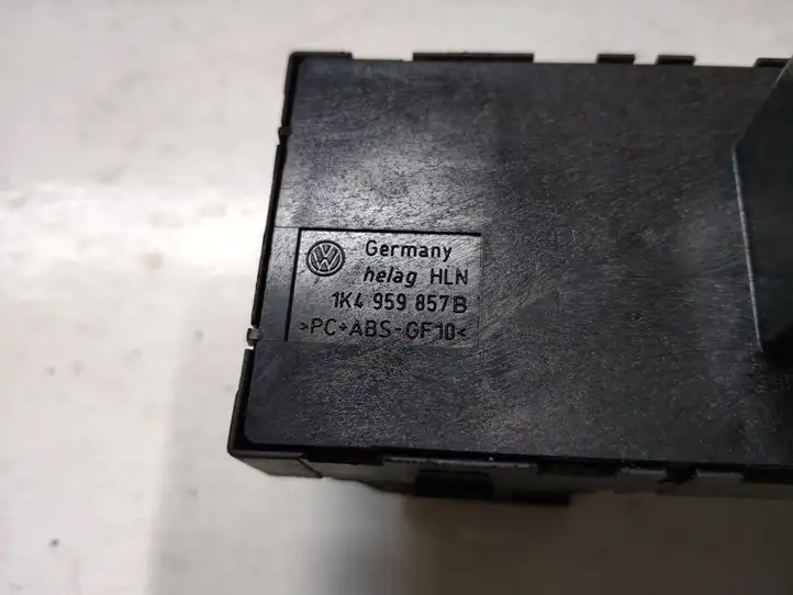 Volkswagen Tiguan (2007 - 2011) 1K4959857B Блок кнопок стеклоподъемников — фото 4