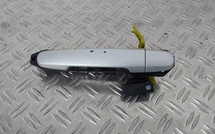 Toyota Corolla Verso AR10 (2004 - 2009) Наружная ручка задней двери — фото 1