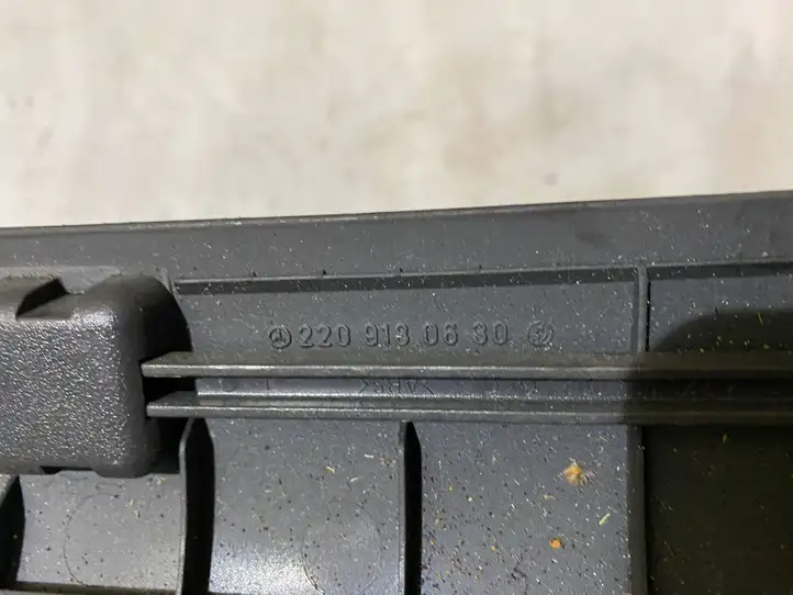 Mercedes-Benz S W220 (1998 - 2006) 2209180630 Обшивка сидений — фото 2