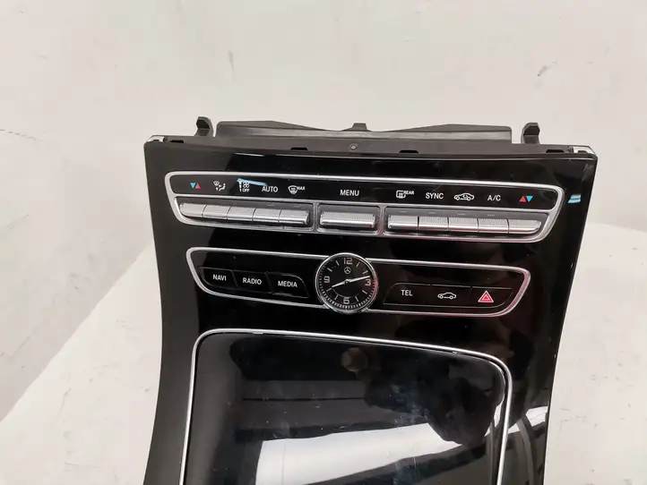 Mercedes-Benz E W213 (2016 - ) A21354068227 Центральная консоль — фото 2