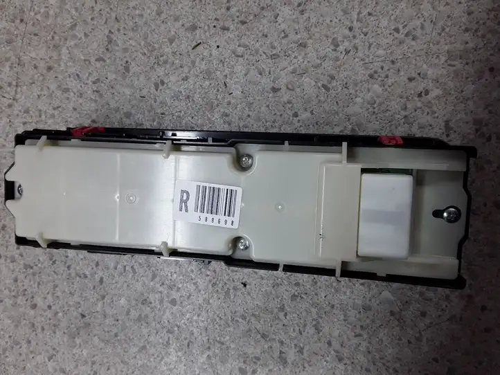 Lexus RX 450H (2015 - 2019) 515465 Кнопка стеклоподъемников — фото 2