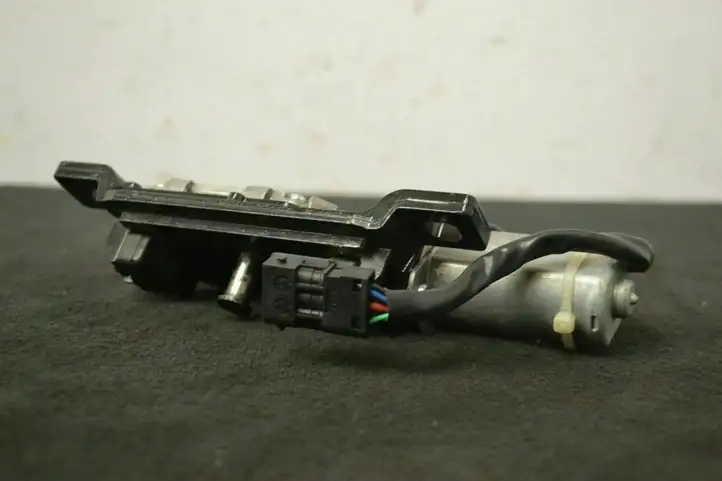 BMW 5 E60 E61 (2004 - 2010) 7129931 Замок крышки багажника — фото 5
